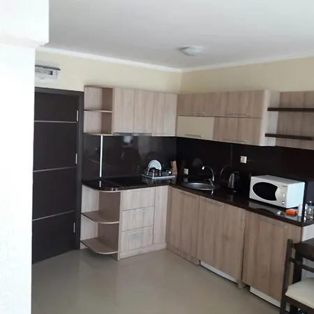 Laguna Aparthotel 2*